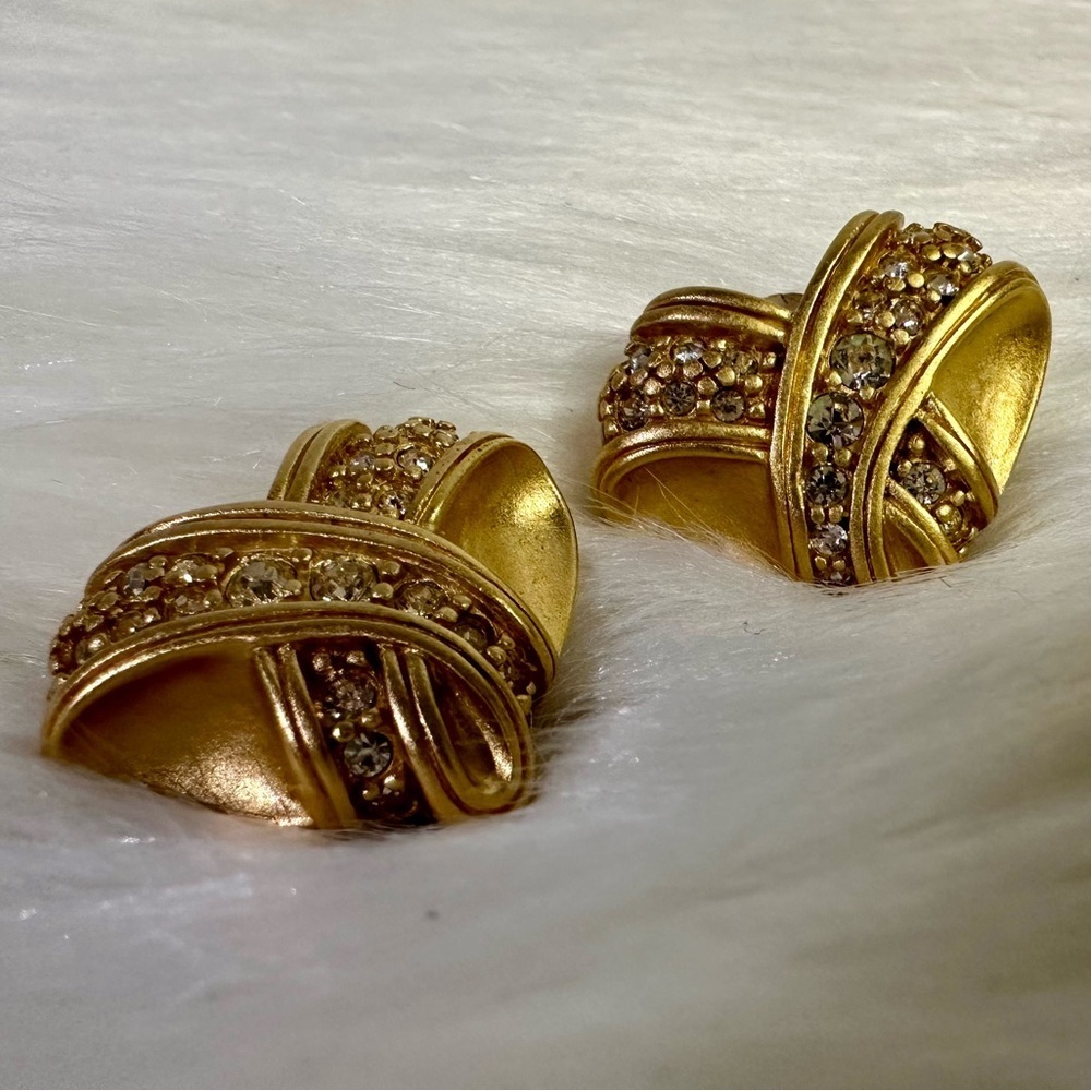 NINA RICCI electro plated clip earrings